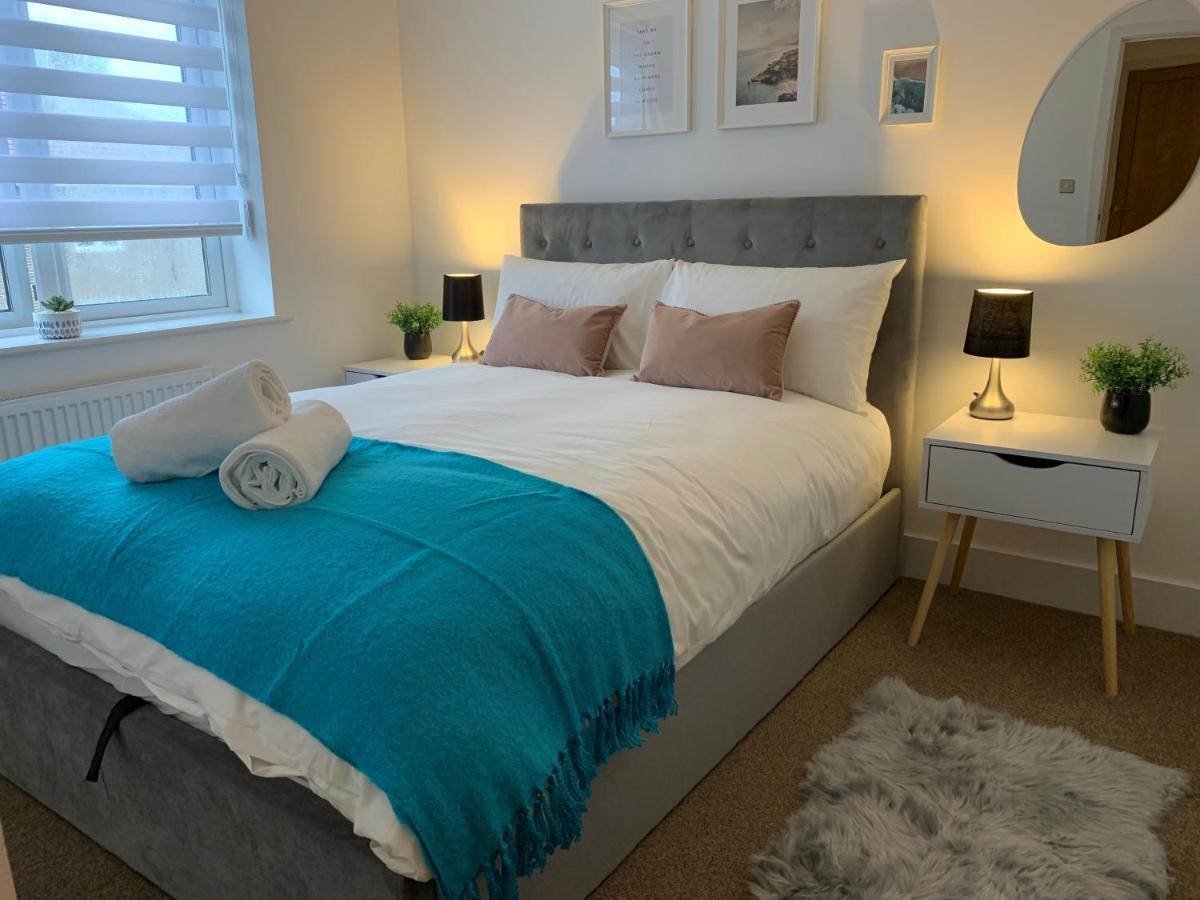 Stylish & Spacious 3 Bed House With 2 Free Car Parking Spaces Villa Appledram Exteriör bild